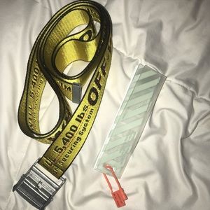 Off-white belt. Great condition